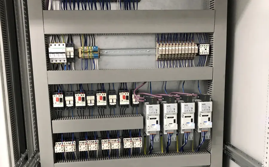 Wired control cabinet