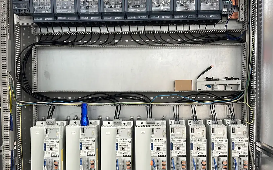 Wired control cabinet