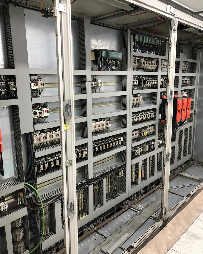 Control cabinet line during retrofit